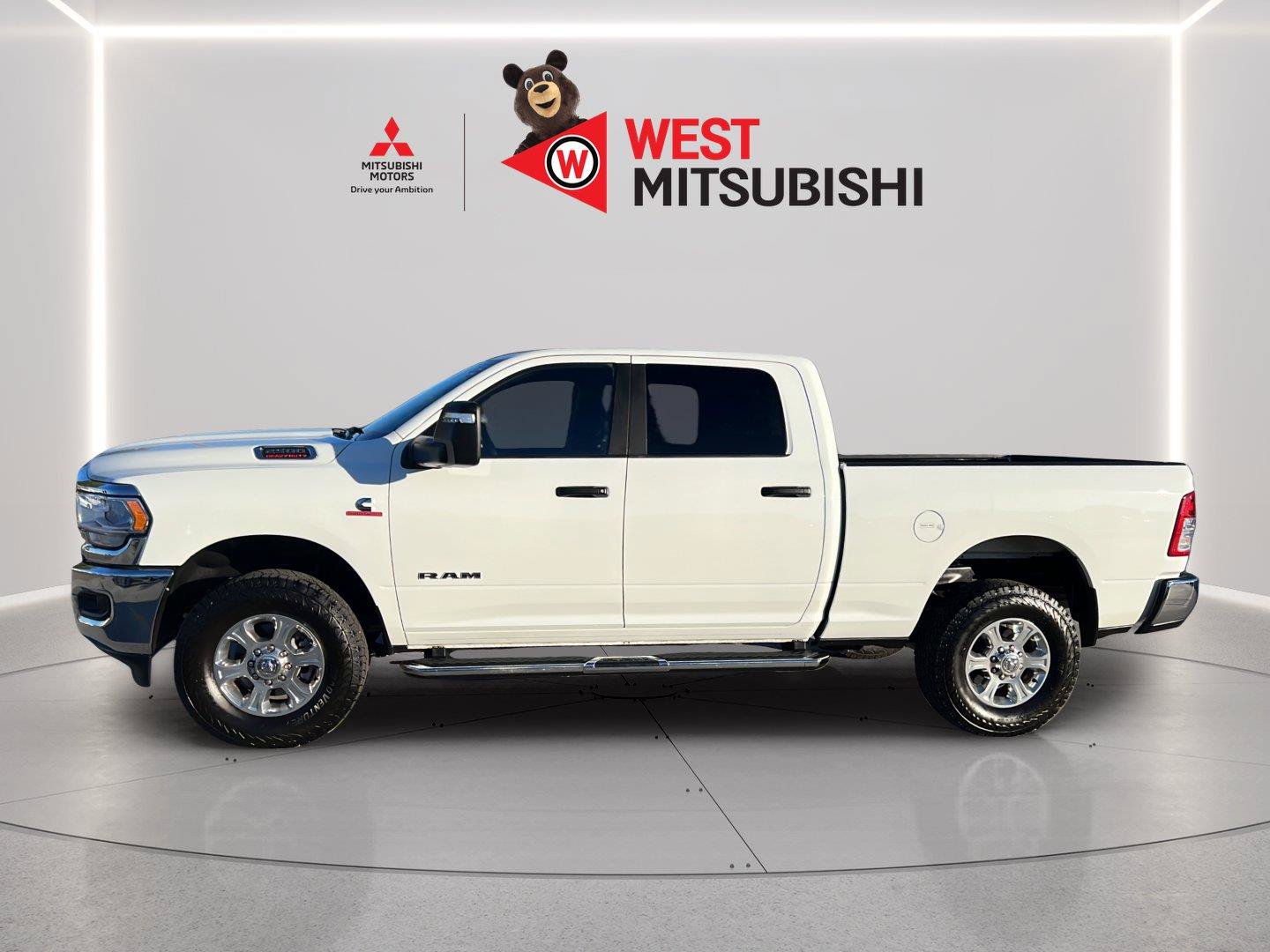 Used 2024 RAM 2500 Big Horn AWD/4WD image 2