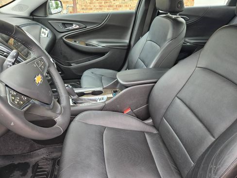 Used 2017 Chevrolet Malibu Premier w/ Premier Sun and Wheel Package FWD image 18