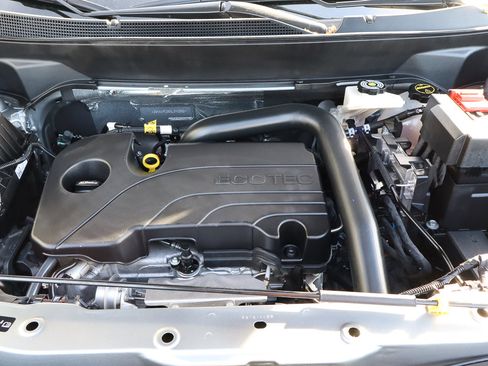 Used 2025 Chevrolet Equinox LT image 18