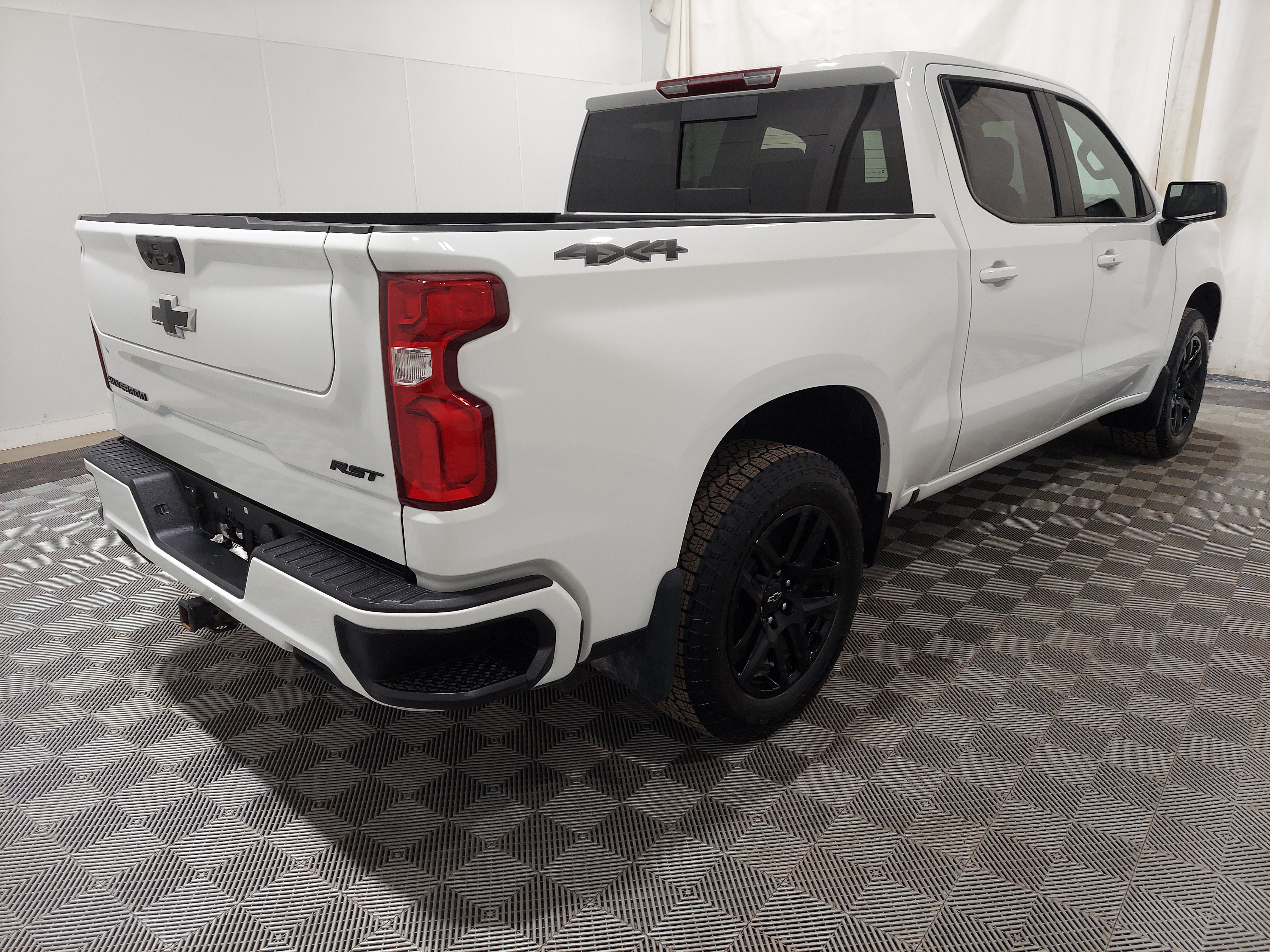 Used 2024 Chevrolet Silverado 1500 RST w/ Convenience Package II AWD/4WD image 3