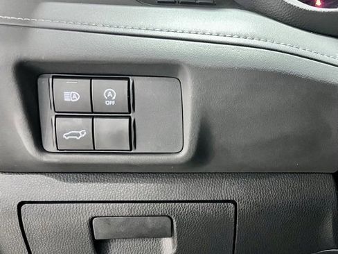 Used 2024 Toyota Highlander LE image 24