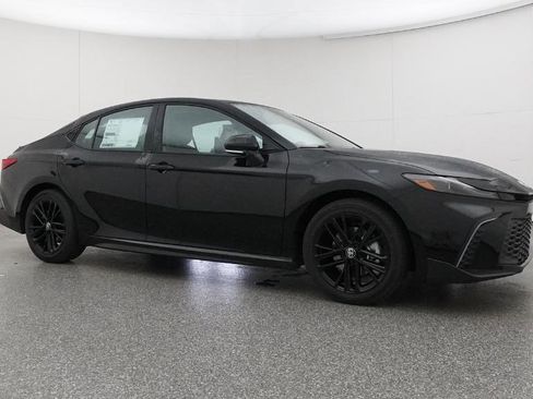 New 2026 Toyota Camry SE image 28