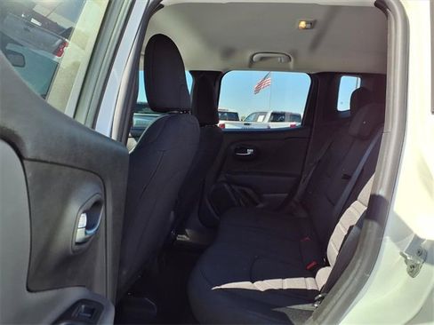 Used 2022 Jeep Renegade Latitude w/ Convenience Group image 24