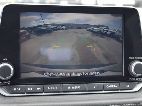Used 2023 Nissan Rogue SV FWD image 13
