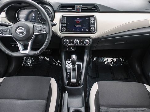 Used 2021 Nissan Versa SV FWD image 13