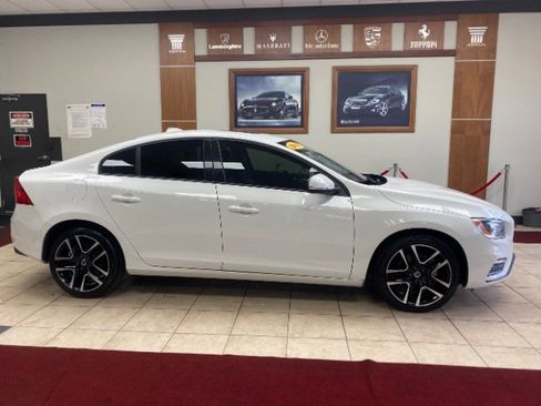 Used 2018 Volvo S60 T5 Dynamic w/ Vision Package AWD/4WD image 4