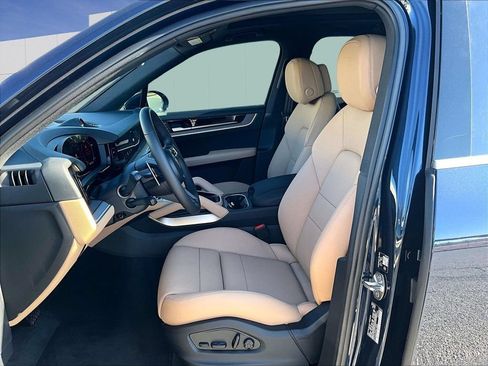 Certified 2026 Porsche Cayenne E-Hybrid AWD/4WD image 5