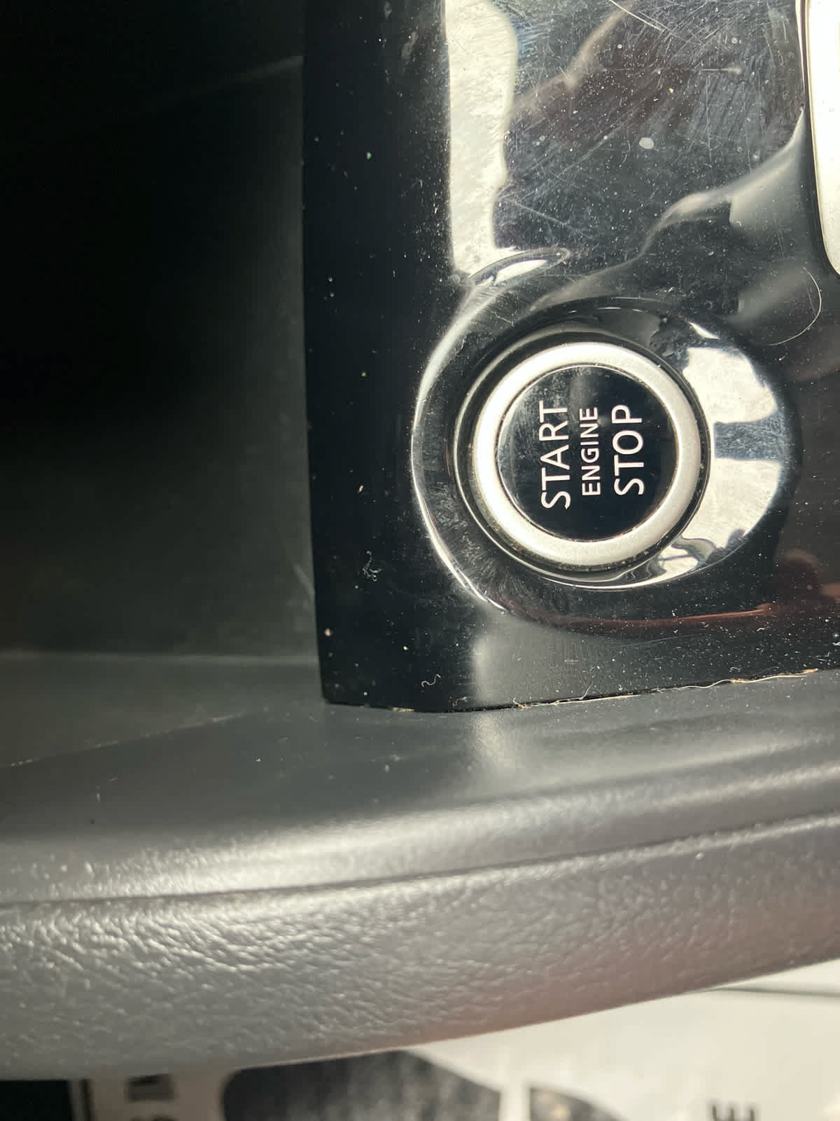 Used 2020 Nissan Versa SV FWD image 21