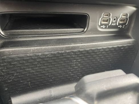 Used 2022 RAM 1500 4x4 Crew Cab image 21