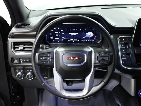 Used 2024 GMC Yukon XL SLE image 18