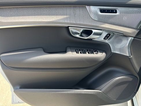 Used 2025 Volvo XC90 B6 Ultra w/ Lounge Package image 13