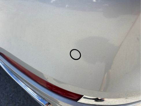 Used 2018 BMW 750i image 16