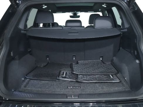 Certified 2022 Volkswagen Tiguan SEL R-Line image 28