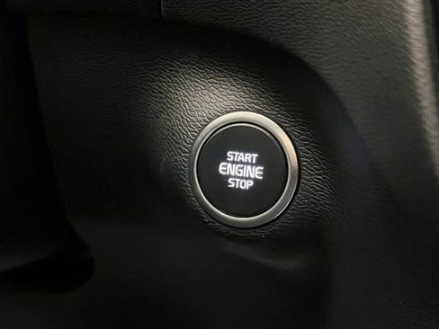 Used 2024 Volvo XC40 B5 Plus AWD/4WD image 36