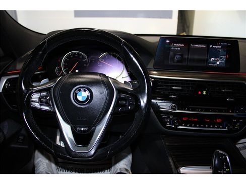 Used 2018 BMW 640i Gran Turismo xDrive image 36