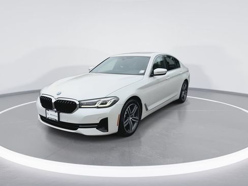 Used 2023 BMW 530i xDrive w/ Convenience Package AWD/4WD image 4