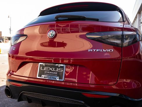 Used 2024 Alfa Romeo Stelvio Veloce image 15
