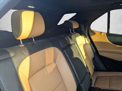 Used 2019 Chevrolet Equinox Premier image 17