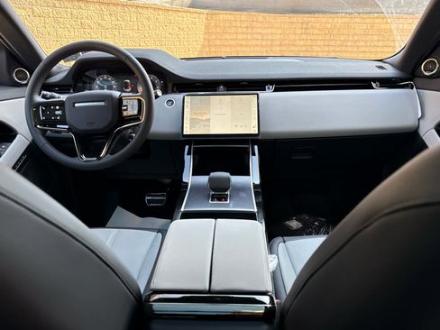 New 2026 Land Rover Range Rover Evoque Dynamic SE AWD/4WD image 9