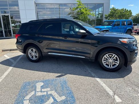 Used 2024 Ford Explorer XLT w/ Equipment Group 202A AWD/4WD image 37