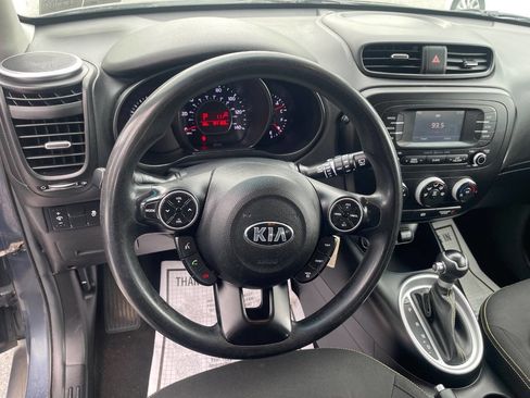 Used 2016 Kia Soul + FWD image 14