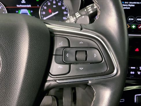 Used 2023 Buick Envision Essence image 19