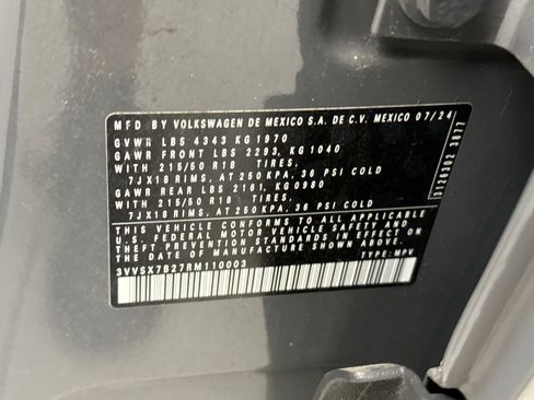 Used 2024 Volkswagen Taos SE FWD image 11