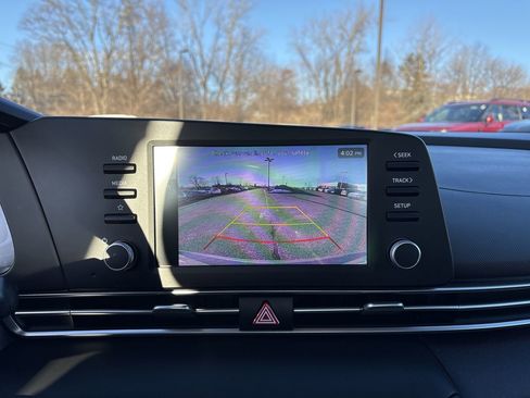 Used 2024 Hyundai Elantra SE image 18