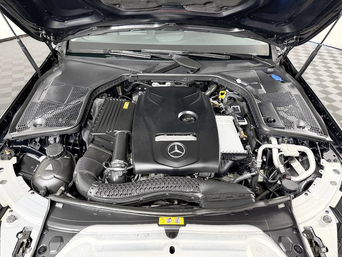Used 2017 Mercedes-Benz C 300 4MATIC Sedan image 21