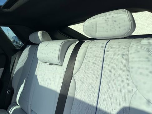 Used 2024 Cadillac Lyriq Luxury image 9