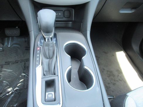 Used 2024 Chevrolet Equinox LS w/ Driver Confidence II Package FWD image 24