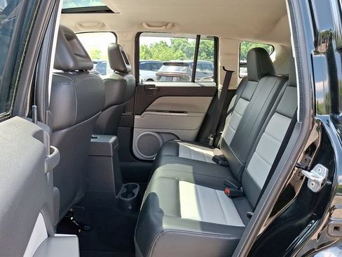 Used 2007 Jeep Compass Limited w/ Driver Convenience Group AWD/4WD image 10