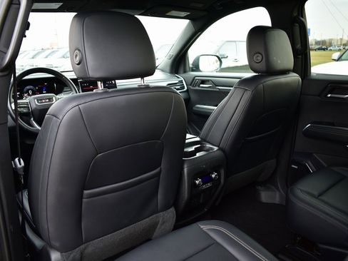 Used 2024 GMC Acadia Elevation image 24