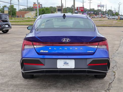 Used 2025 Hyundai Elantra Limited FWD image 20