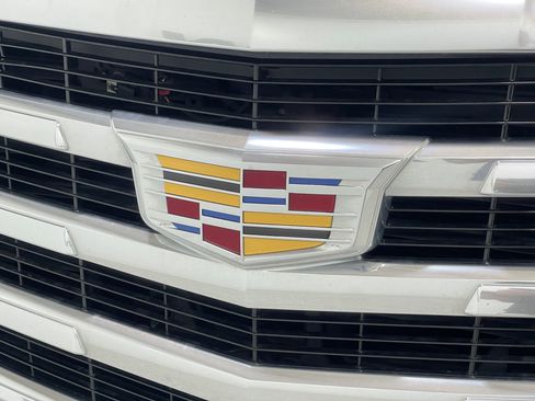 Used 2018 Cadillac Escalade Premium Luxury image 41