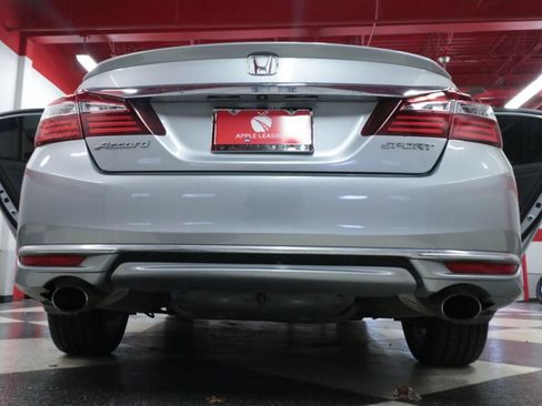 Used 2016 Honda Accord Sport image 29