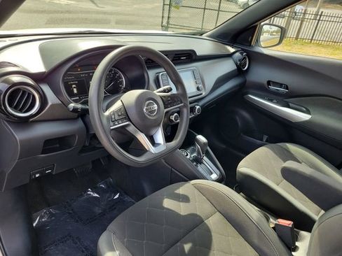 Used 2020 Nissan Kicks SV image 11