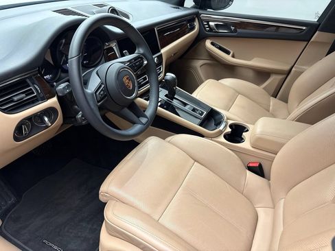 Certified 2024 Porsche Macan AWD/4WD image 5