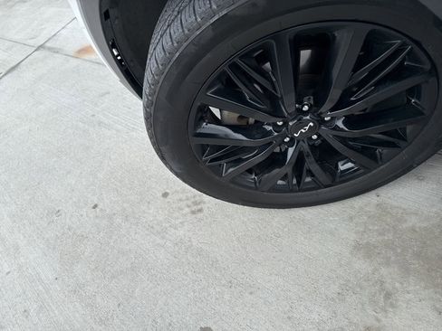 Used 2022 Kia Telluride SX w/ Towing Package image 5