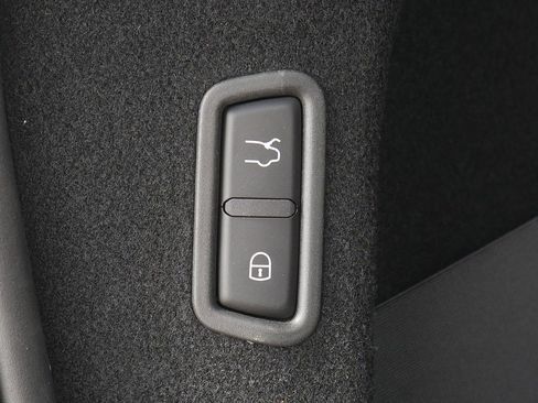 Used 2019 Maserati Levante GranLusso AWD/4WD image 51