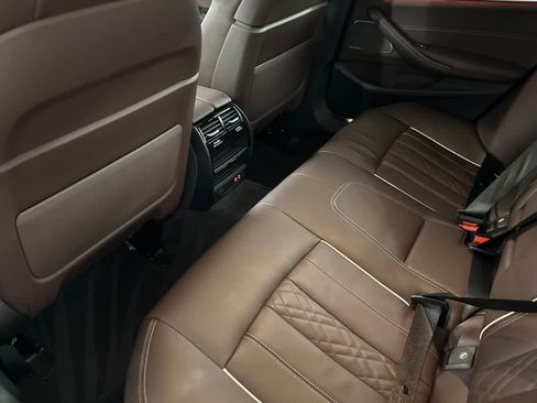 Used 2023 BMW M550i xDrive w/ Executive Package image 4