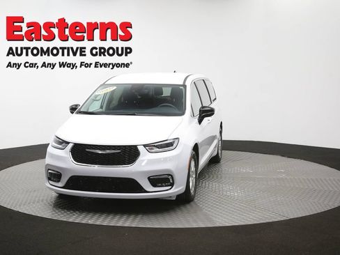 Used 2024 Chrysler Pacifica Touring-L FWD image 54