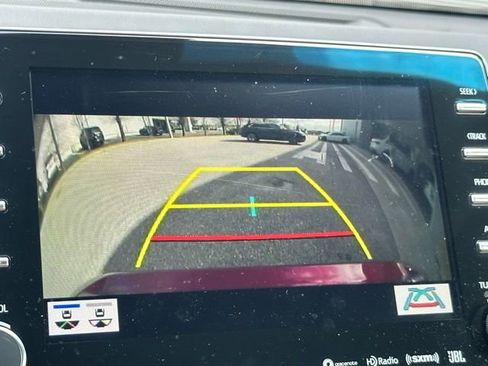 Used 2019 Toyota Avalon Limited image 11