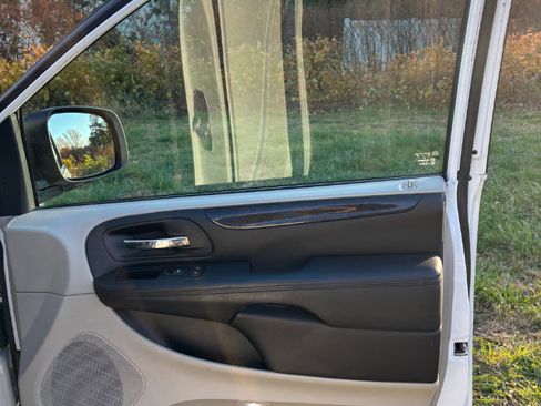 Used 2015 Dodge Grand Caravan SE w/ Quick Order Package 29E SE image 26