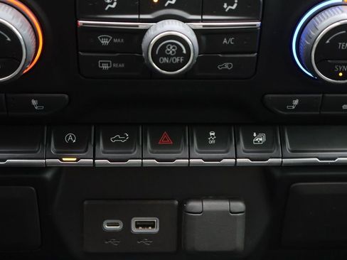 Used 2021 Chevrolet Silverado 1500 LT image 21