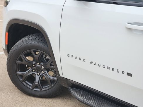 New 2026 Jeep Grand Wagoneer 4WD image 17