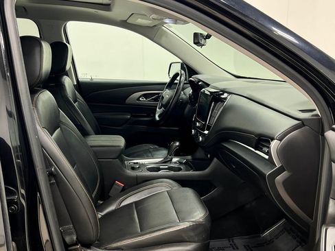 Used 2019 Chevrolet Traverse LT w/ LT Premium Package AWD/4WD image 36