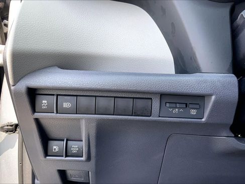 Used 2021 Toyota Sienna LE FWD image 33