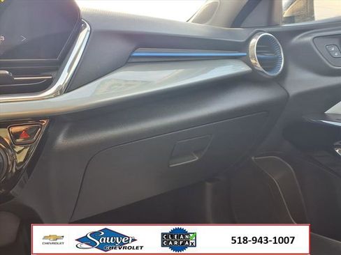 Used 2025 Chevrolet Trax LT w/ LT Convenience Package image 21