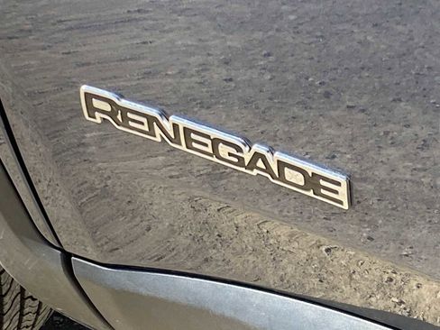 Certified 2023 Jeep Renegade Latitude AWD/4WD image 15